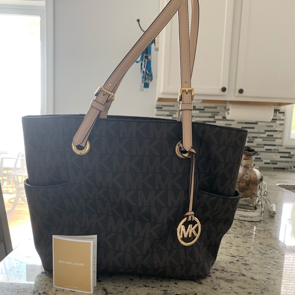 Michael Kors large bag - only used 2-3 times